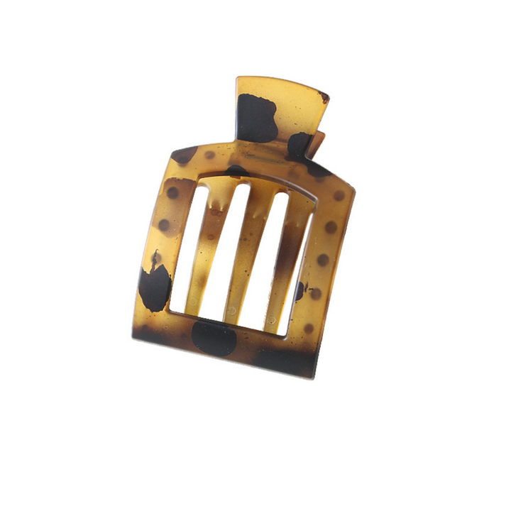 Modern Hold Claw Clip in Black