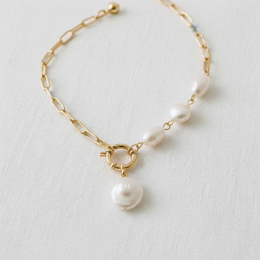 Vintage-Inspired Baroque Pendant Necklace