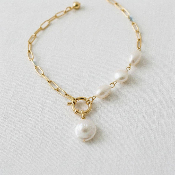 Vintage-Inspired Baroque Pendant Necklace