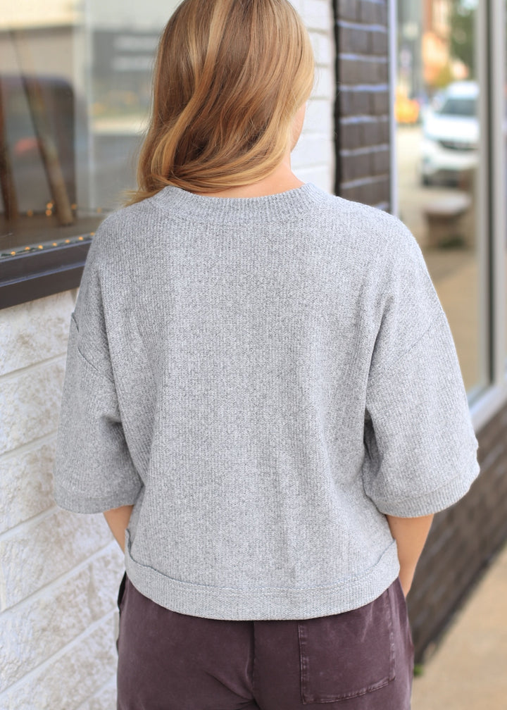Button-Down Short Sleeve Waffle Top in Heather Grey