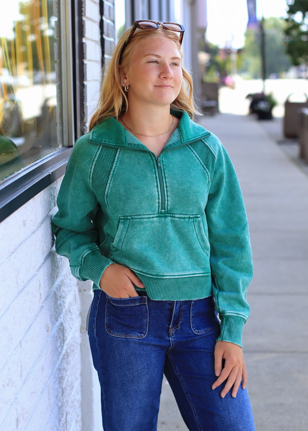 Peak Performance Pullover in Forest