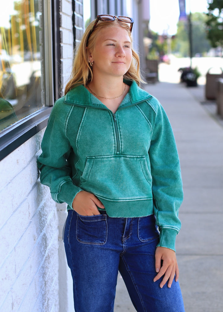 Peak Performance Pullover in Forest