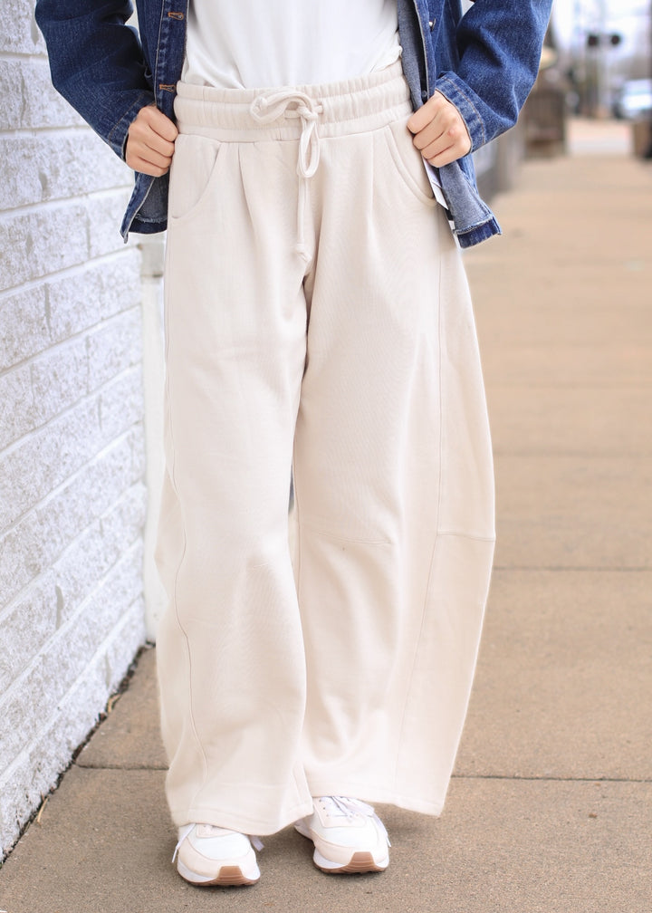 The Downtown Barrel Sweatpants in Beige