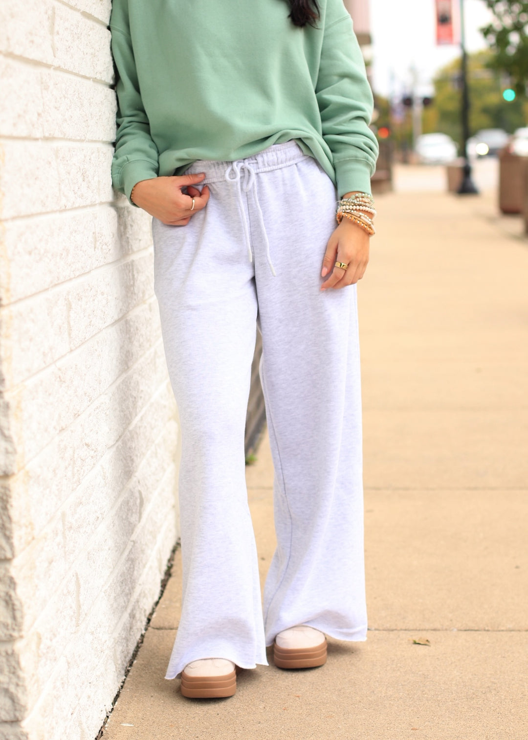 Fleece Oversized Mid-Rise Sweatpants in Ice Grey