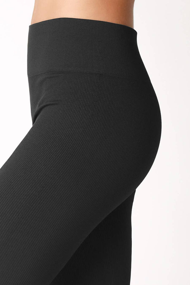 Ribbed Capri Leggings