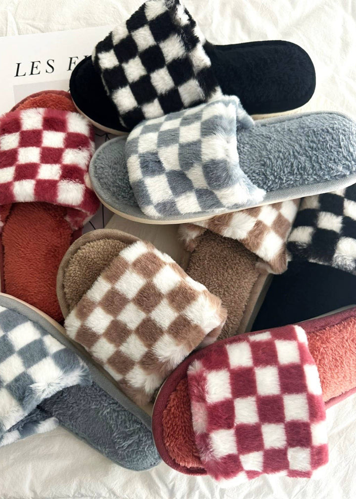 Checkered Pattern Cozy Slippers