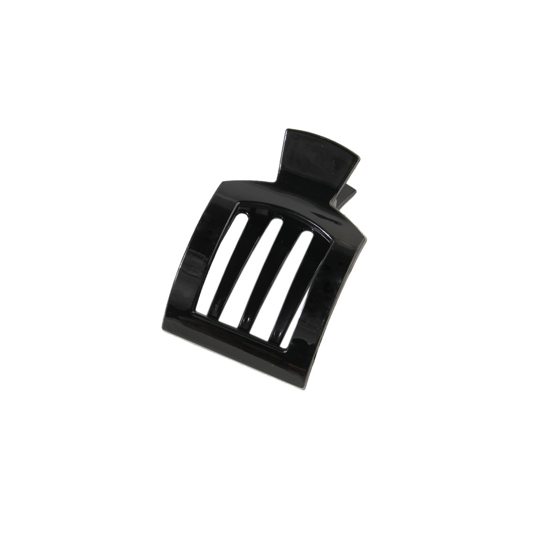 Modern Hold Claw Clip in Black