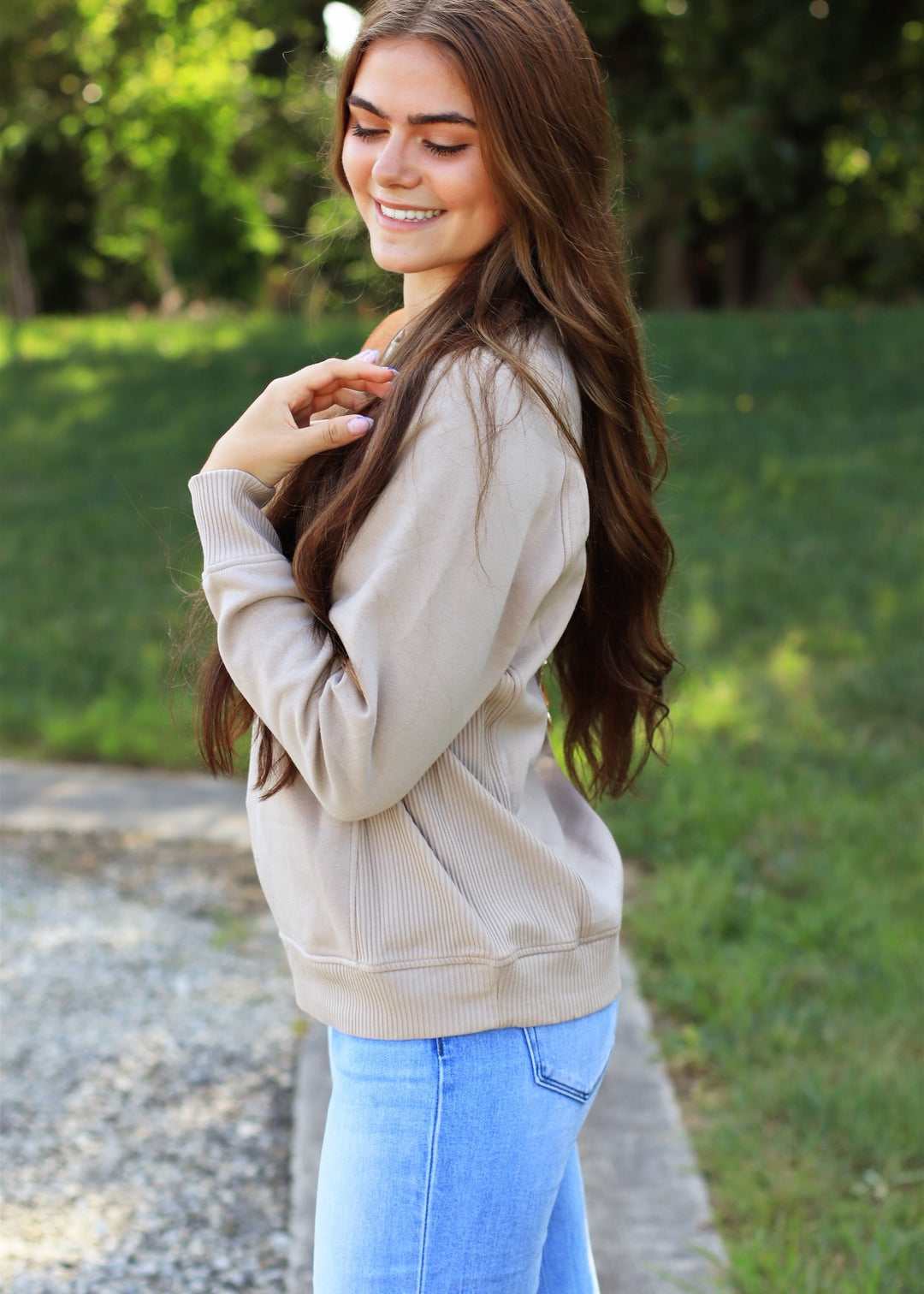 The Lottie Fleece Raglan Sweatshirt in Ash Mocha