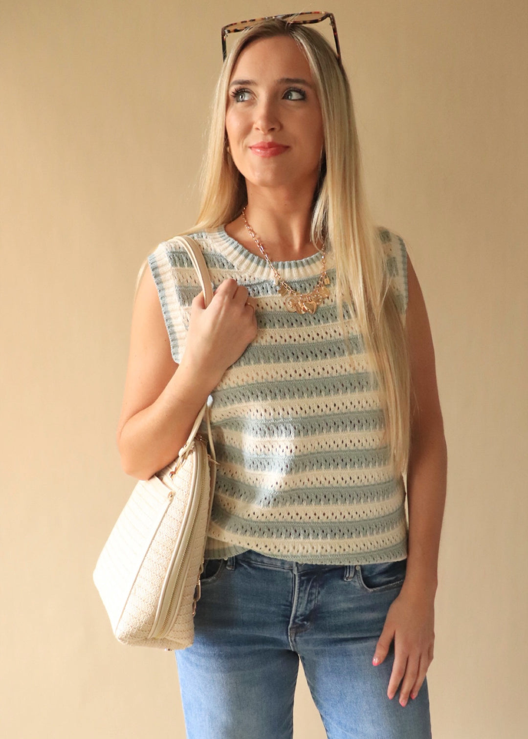 Daisy Straw Convertible Backpack