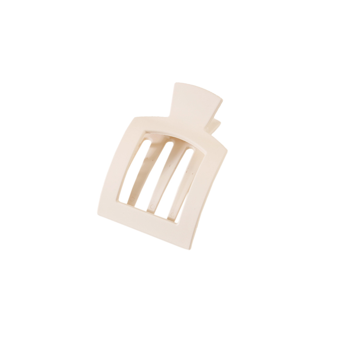 Modern Hold Claw Clip in Black