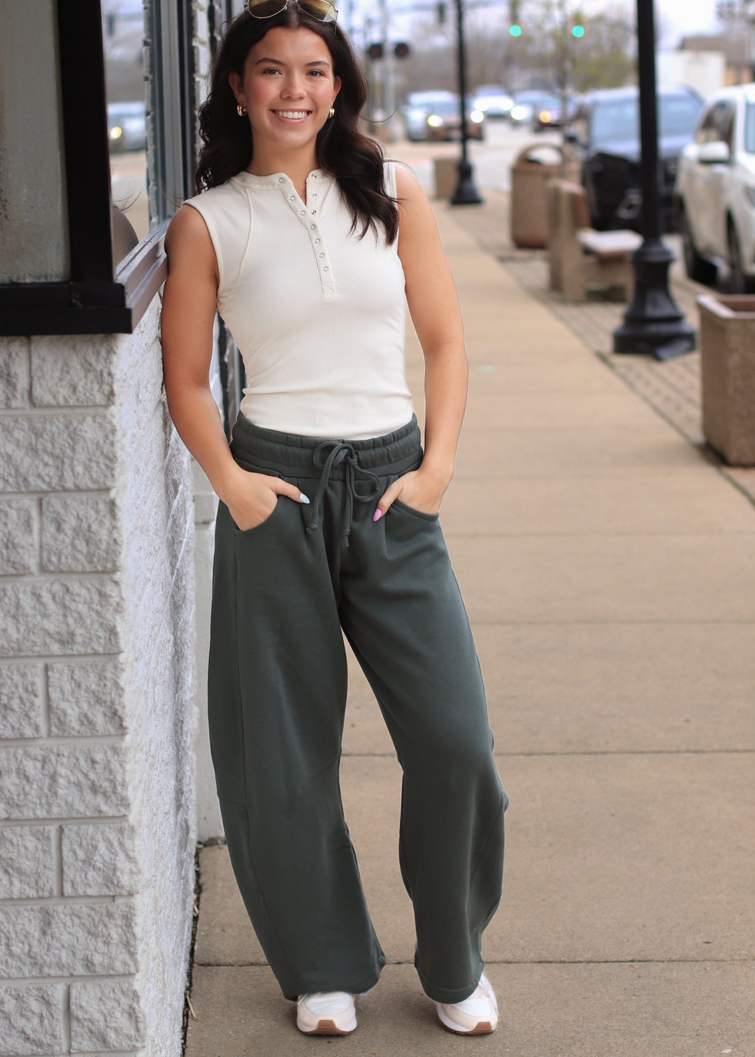 The Downtown Barrel Sweatpants in Chic Green
