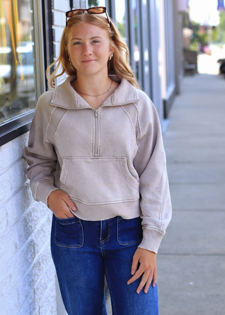 Peak Performance Pullover in Ash Mocha
