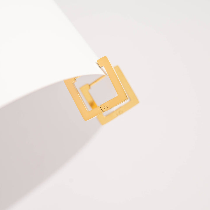 The Edge Square Huggies