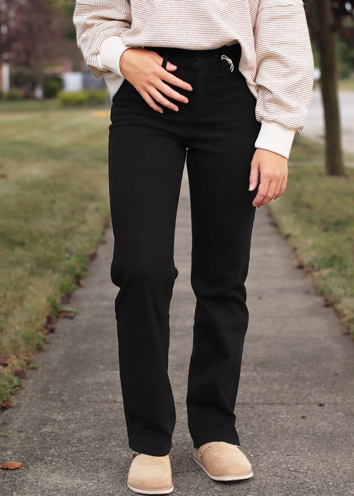 Buick High Rise True Straight Jeans – Black Comfort Stretch