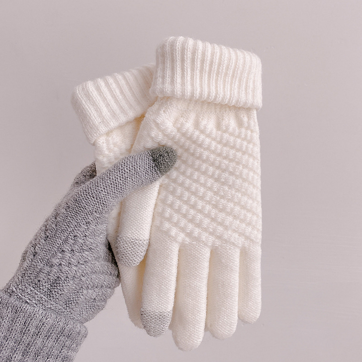 Self-Heating Knit Gloves