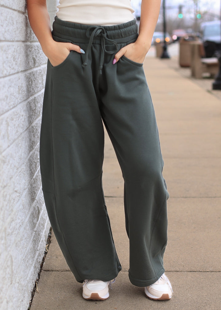 The Downtown Barrel Sweatpants in Chic Green