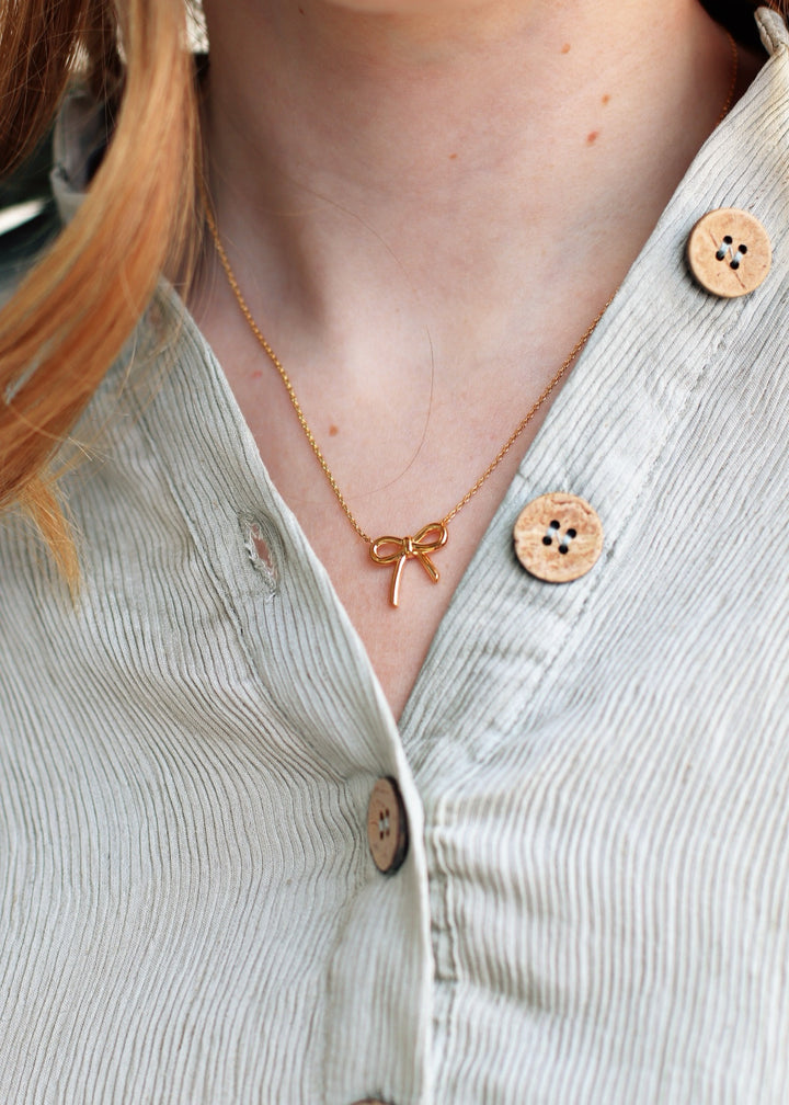 Bow Necklace