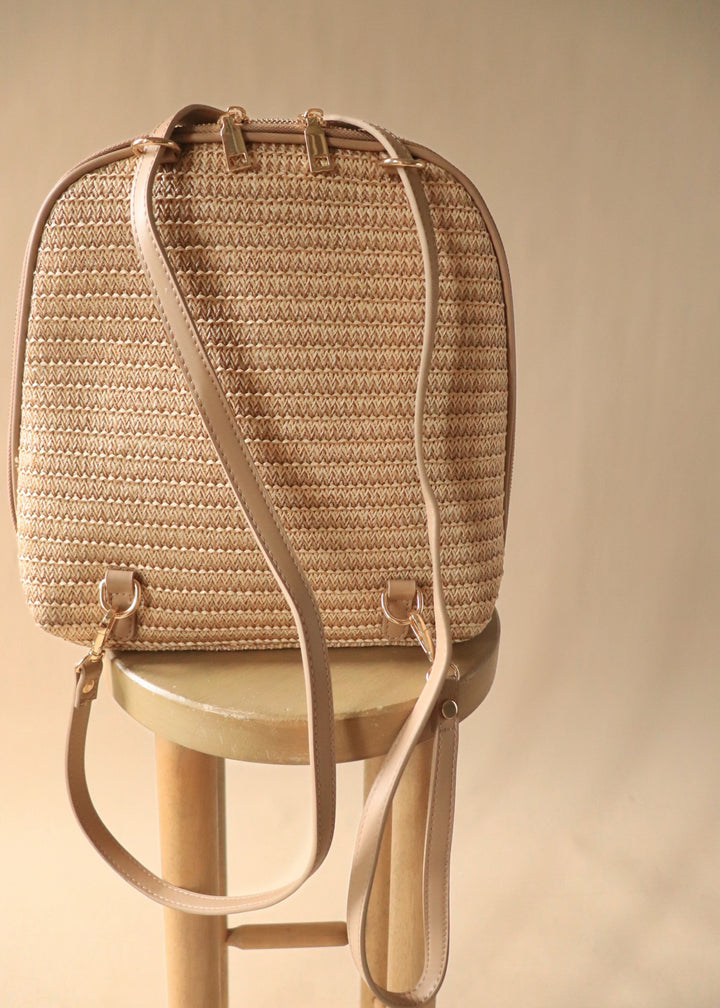 Daisy Bamboo Straw Convertible Backpack: Camel