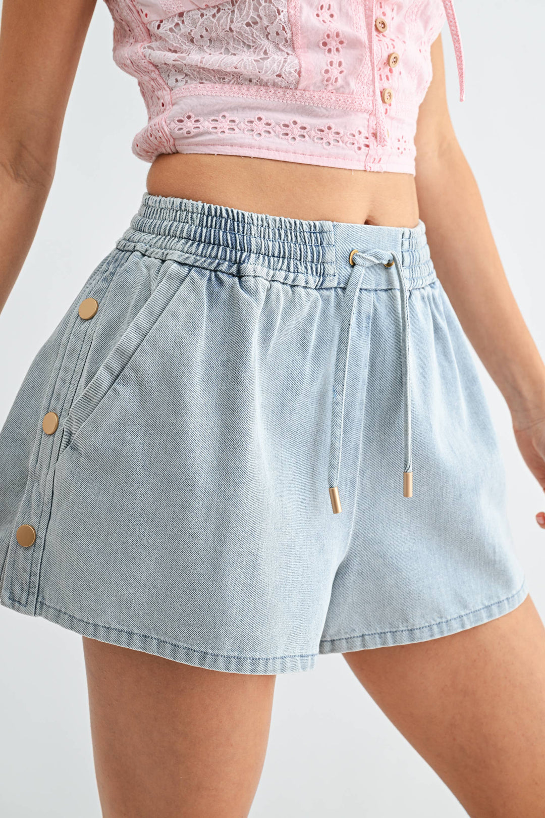 Wash Denim Drawstring Shorts Side Buttons