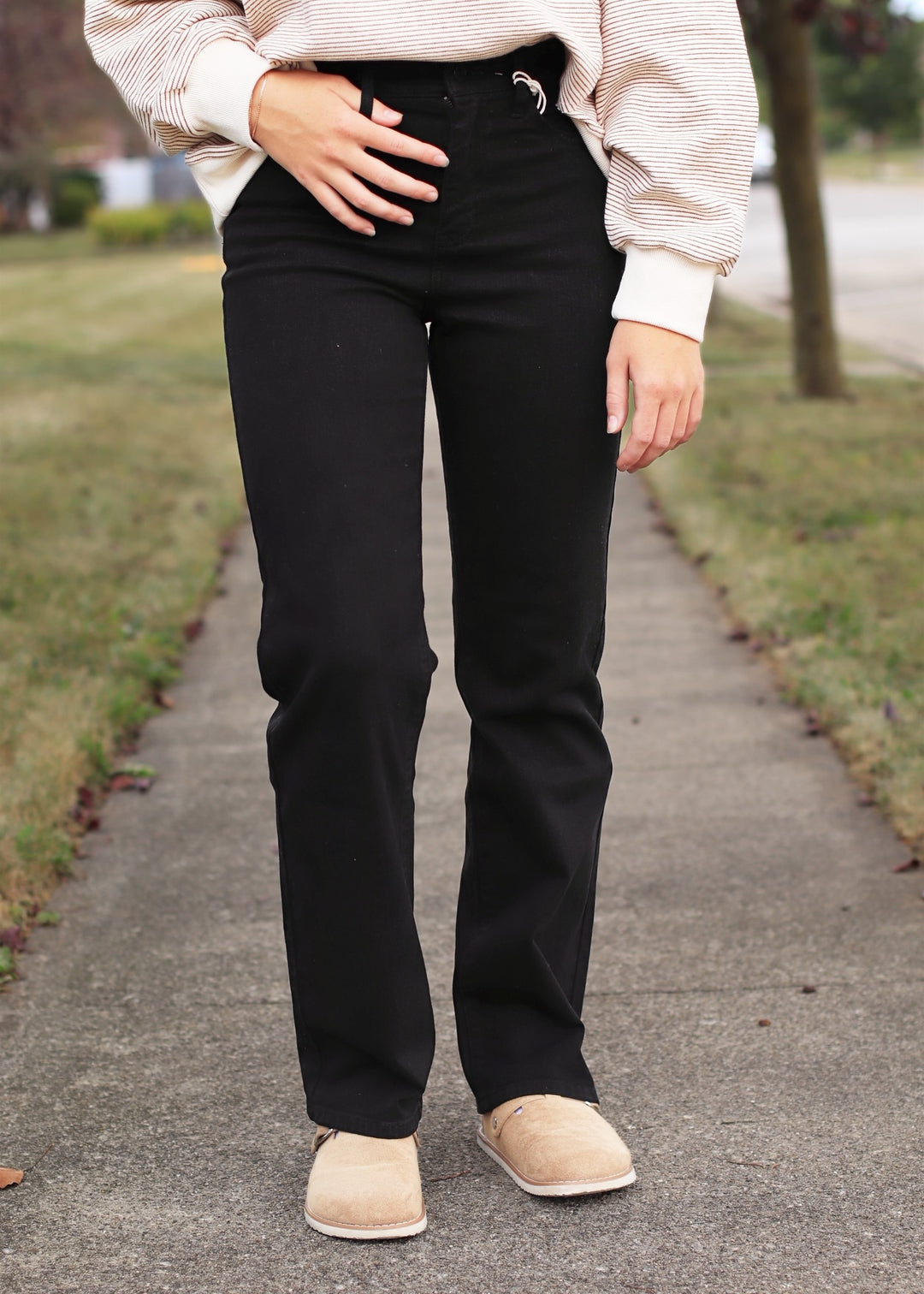 Buick High Rise True Straight Jeans – Black Comfort Stretch