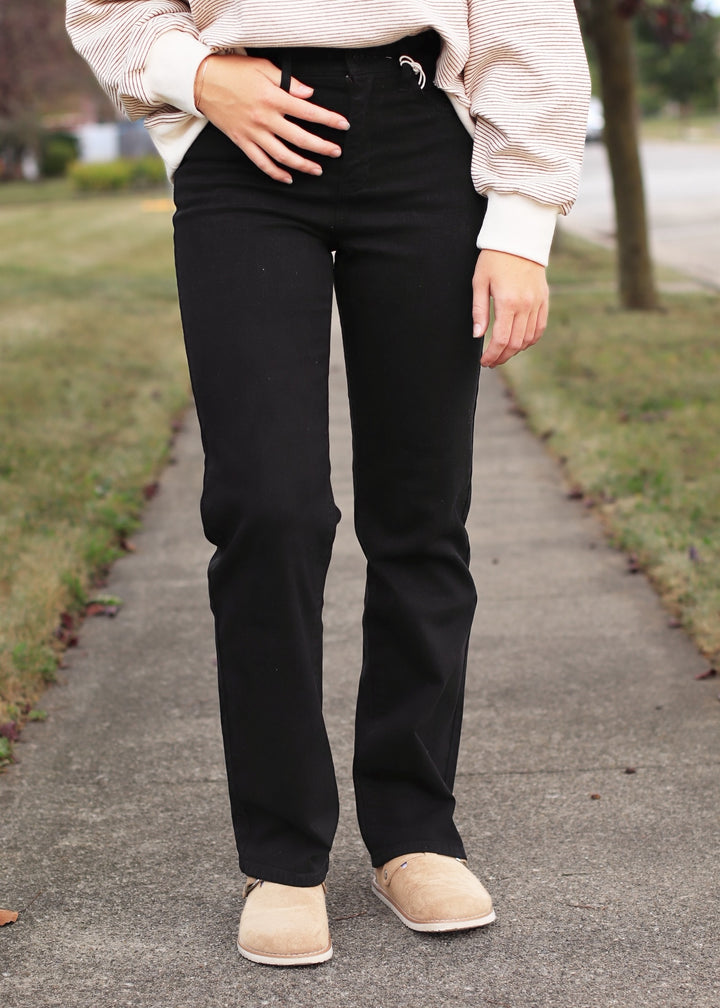 Buick High Rise True Straight Jeans – Black Comfort Stretch