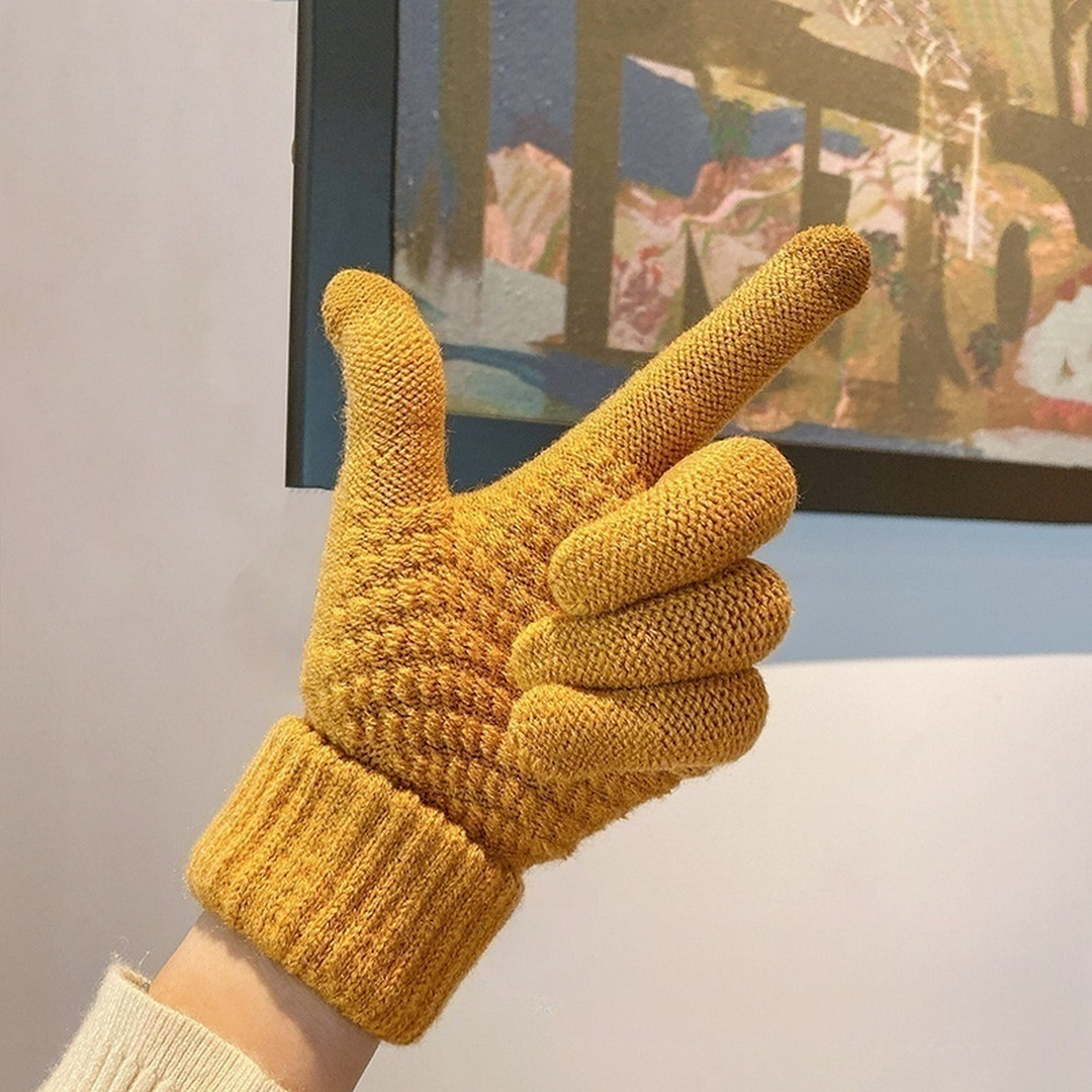 Self-Heating Knit Gloves
