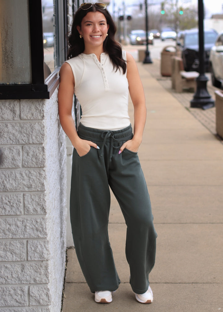 The Downtown Barrel Sweatpants in Chic Green