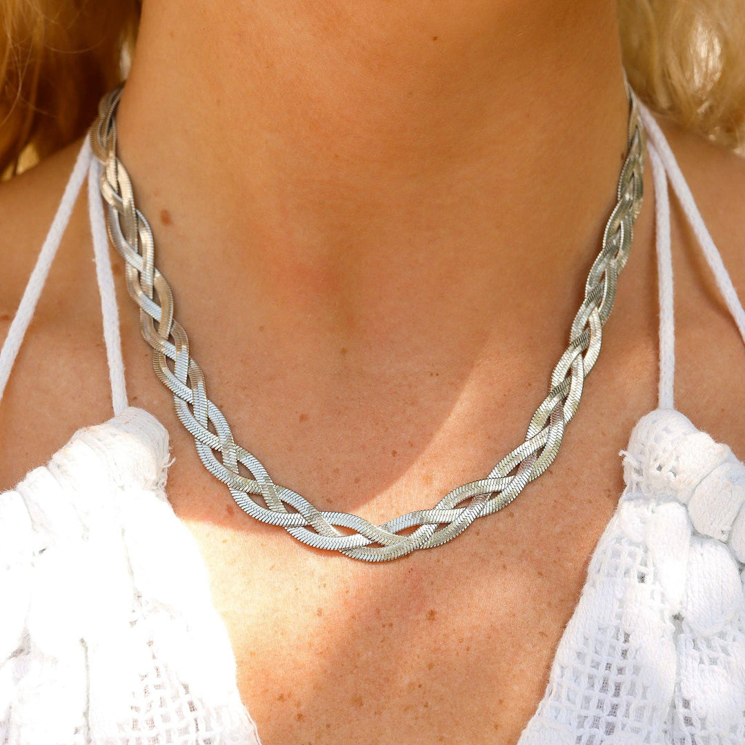 The Solis Herringbone Chain Necklace
