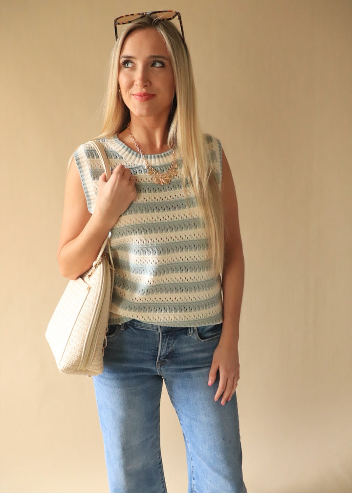 Daisy Straw Convertible Backpack