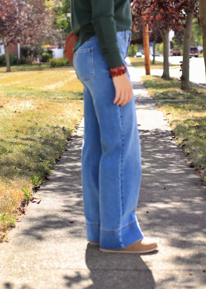 The Camino Wide Leg Jean