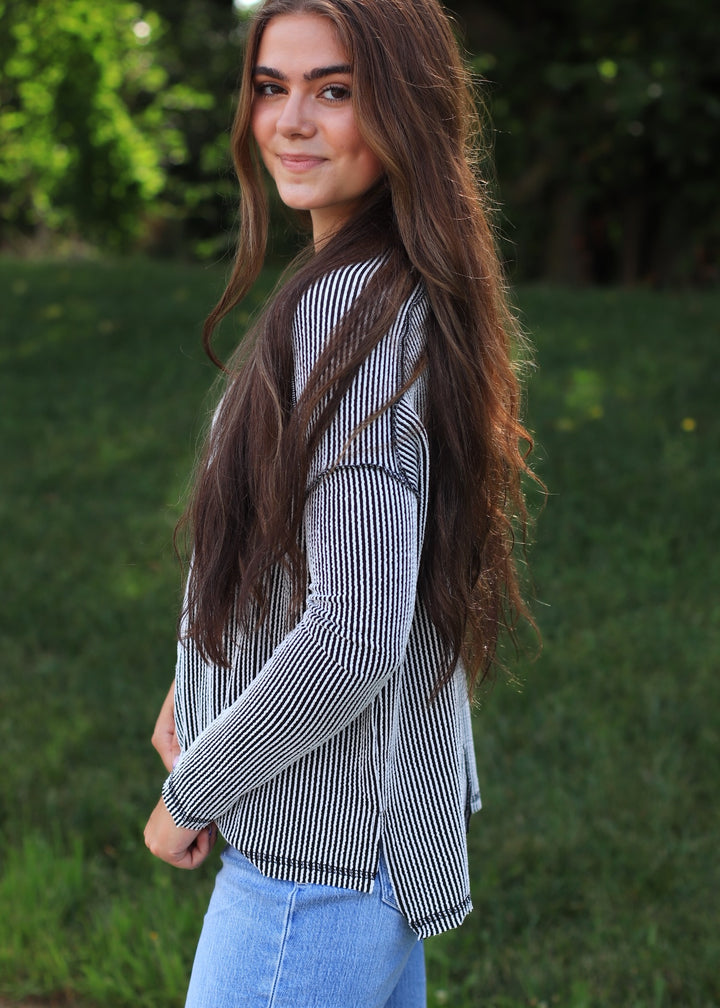 Raised Rib Relaxed Top in Black & White
