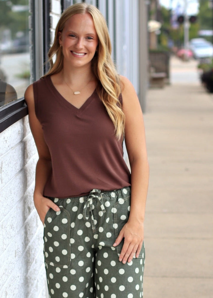 LuxeAir Ribbed V-Neck Top in Coffee