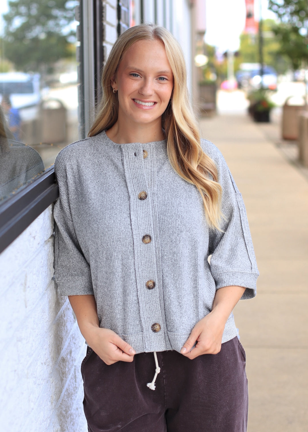 Button-Down Short Sleeve Waffle Top in Heather Grey