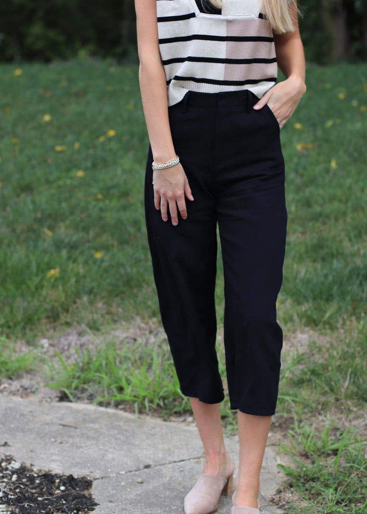 CLEARANCE FINAL SALE Barrel Capri Pants in Black