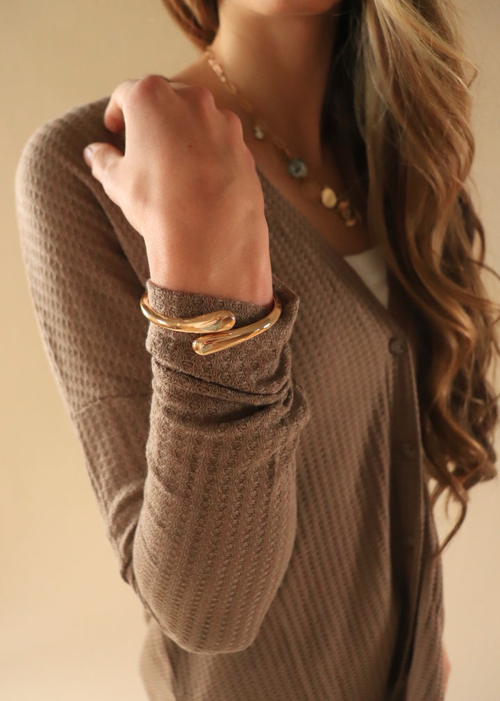 Rounded Ends Metallic Hinge Bangle Bracelet