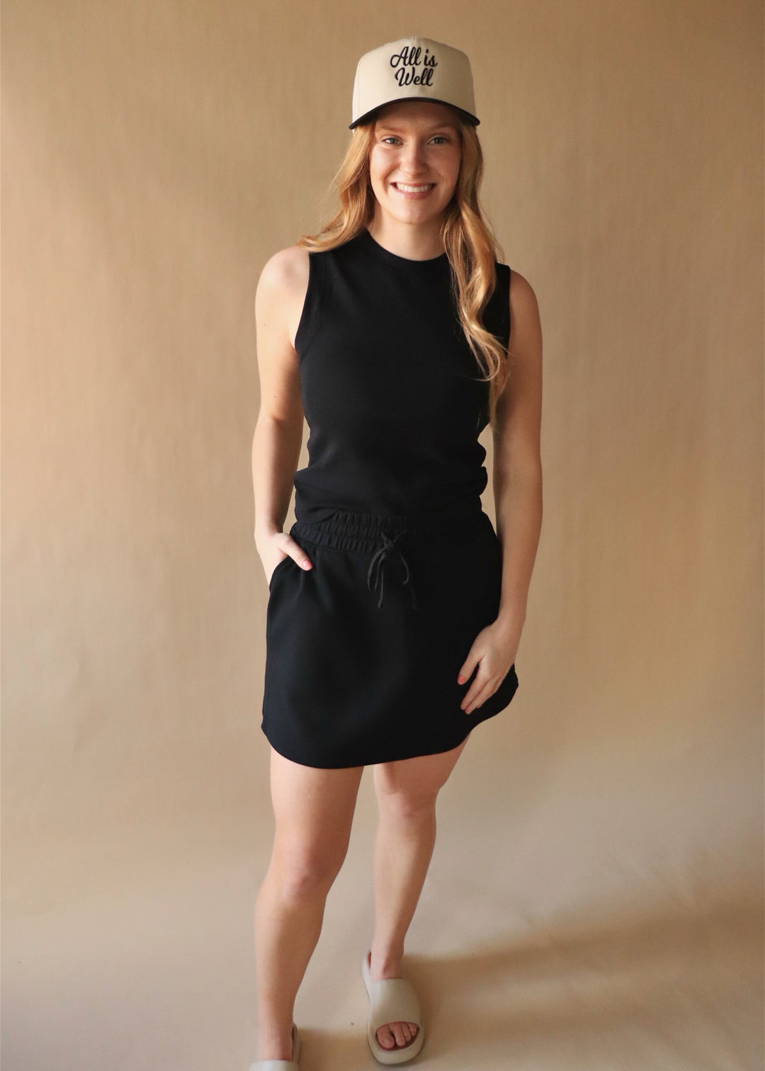 Basic Sleeveless Crew Top in Onyx