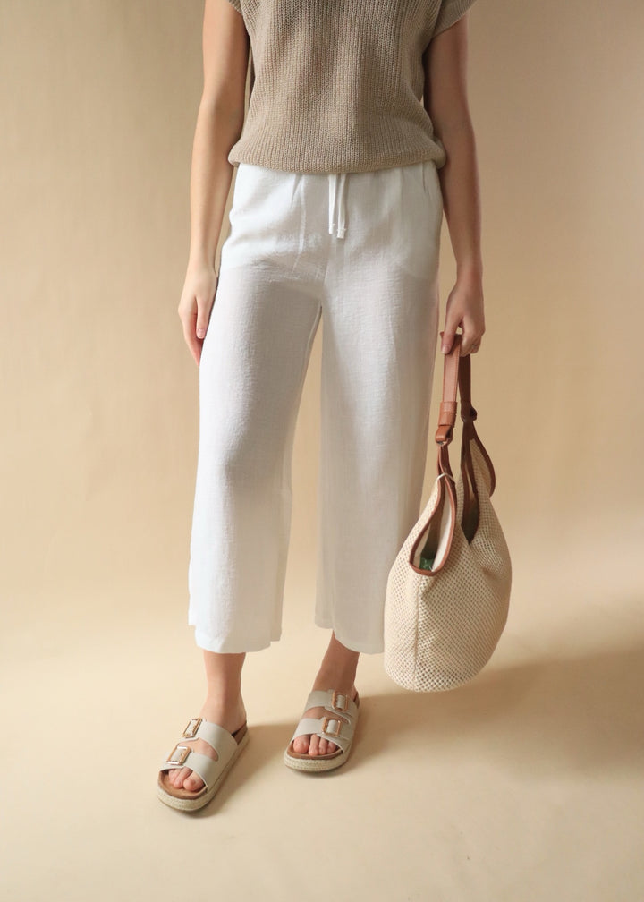 Woven Crep Cropped Pants in Off White