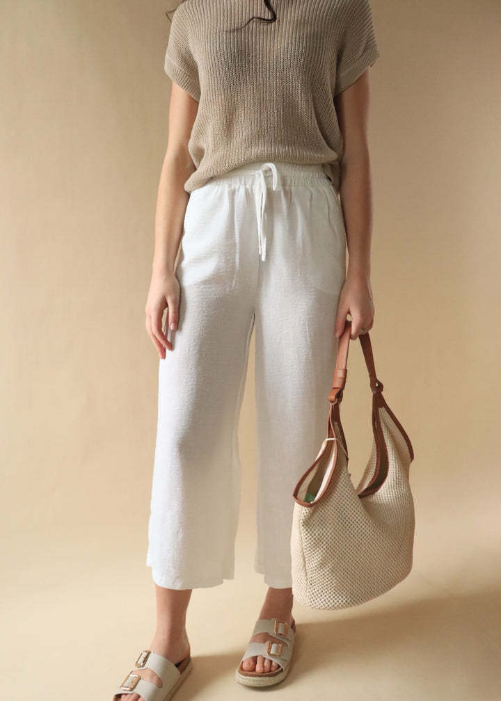 Woven Crep Cropped Pants in Off White