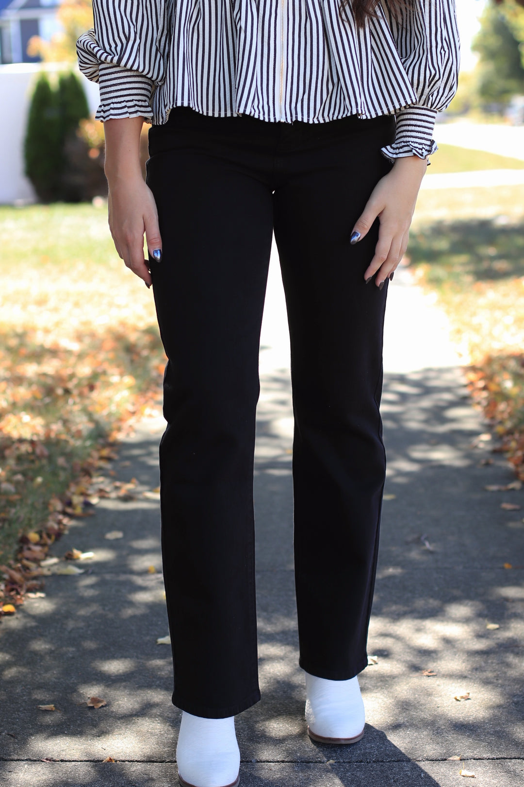 Buick High Rise True Straight Jeans – Black Comfort Stretch