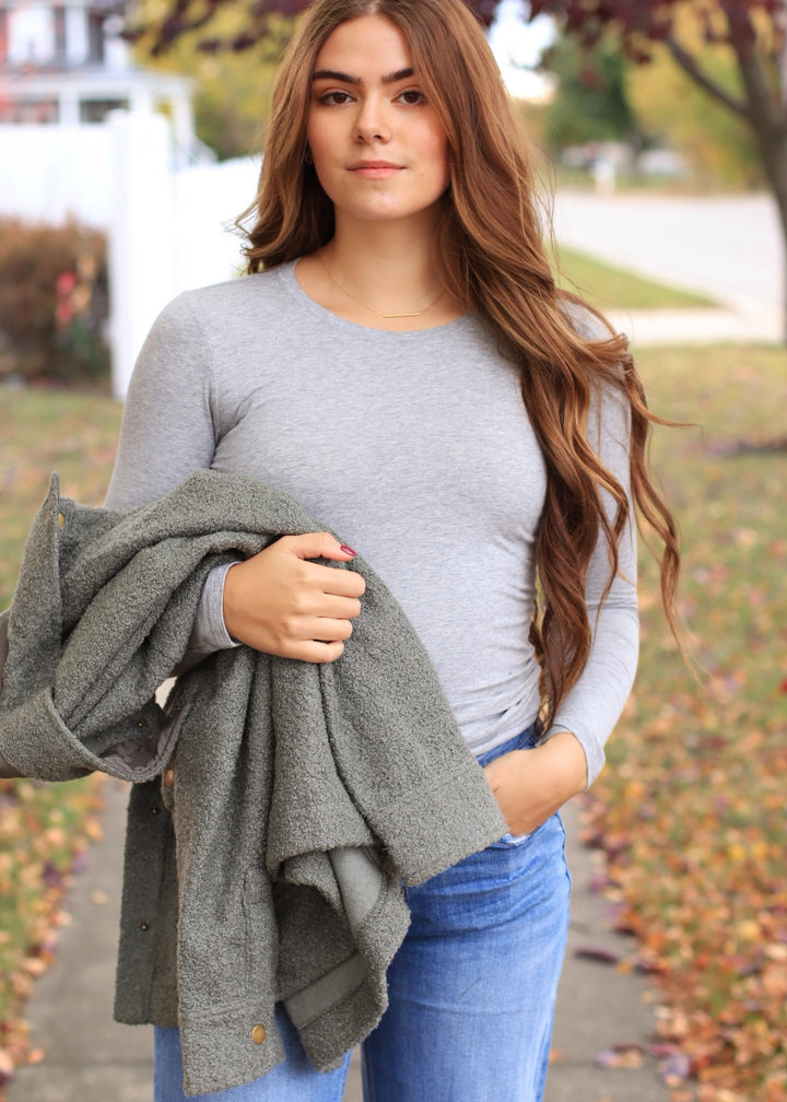 The Everyday Essential Tee in Light Heather Grey