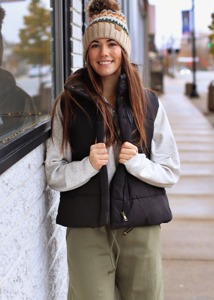 DOORBUSTER High Neck Puffer Vest in Black