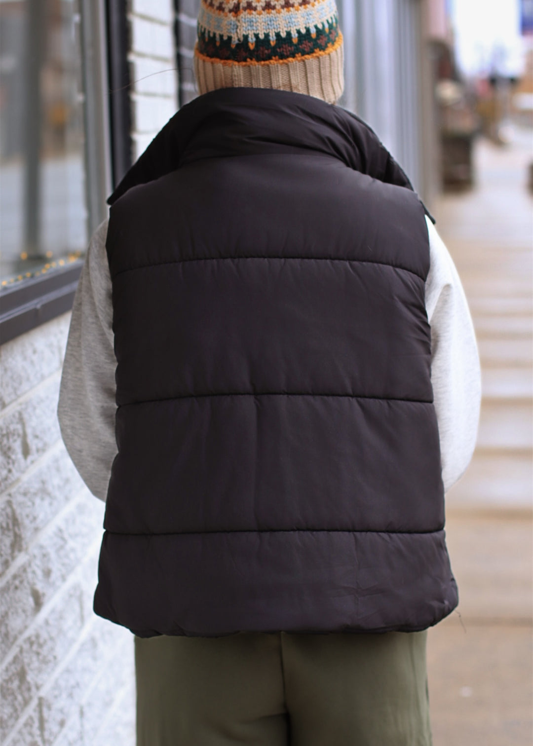 DOORBUSTER High Neck Puffer Vest in Black