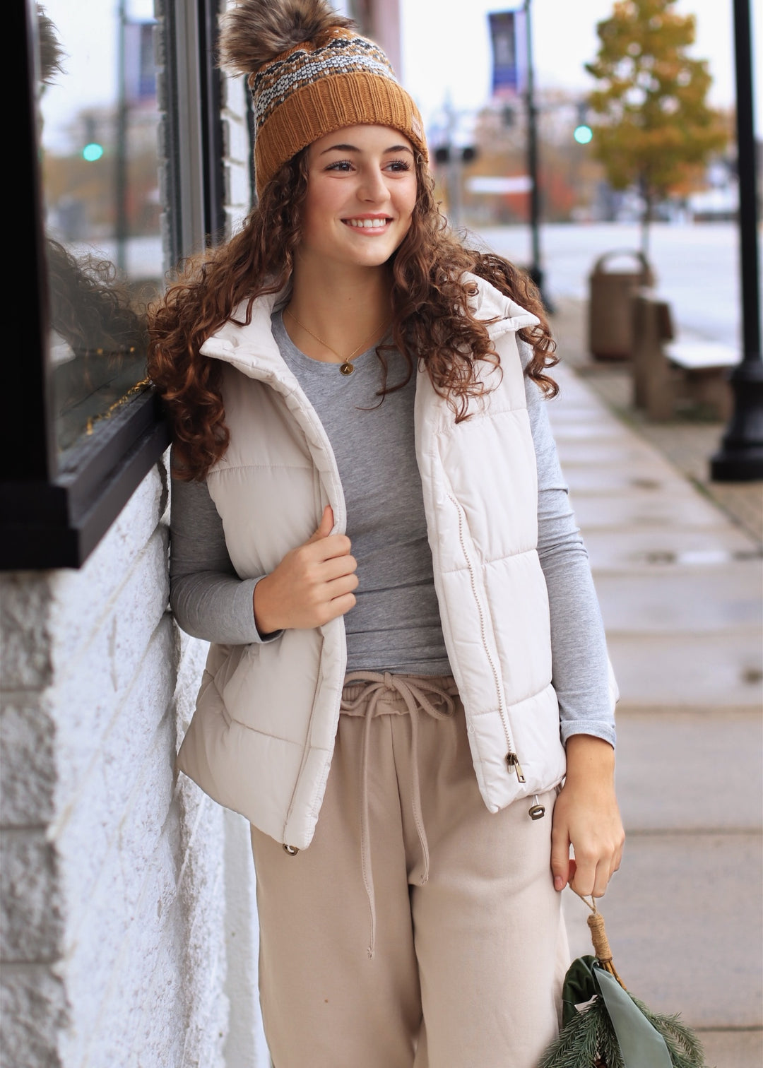 DOORBUSTER High Neck Puffer Vest in Sand Beige
