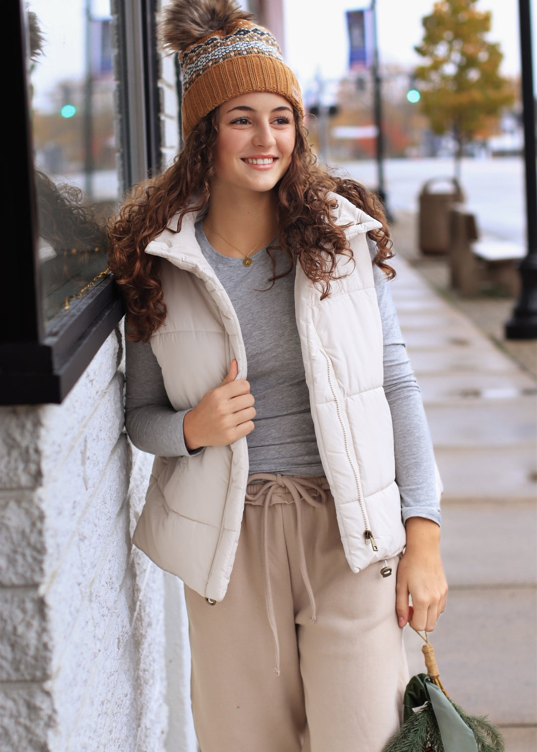 DOORBUSTER High Neck Puffer Vest in Sand Beige