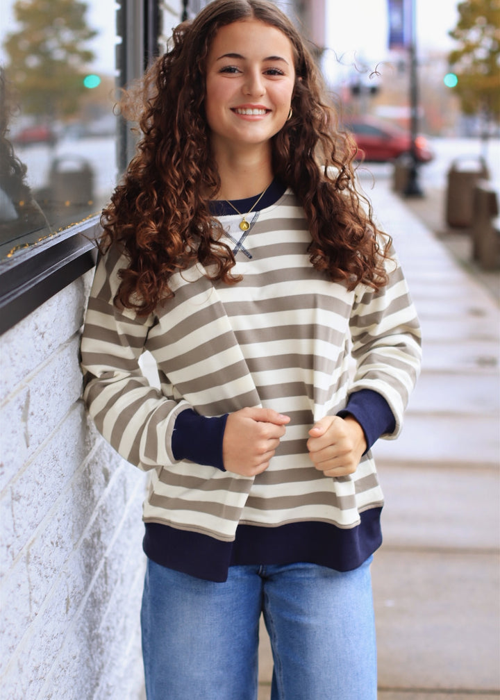 Olive & Ink Crew Neck Sweatshirt