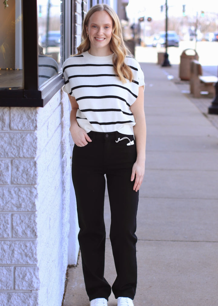 Buick High Rise True Straight Jeans – Black Comfort Stretch