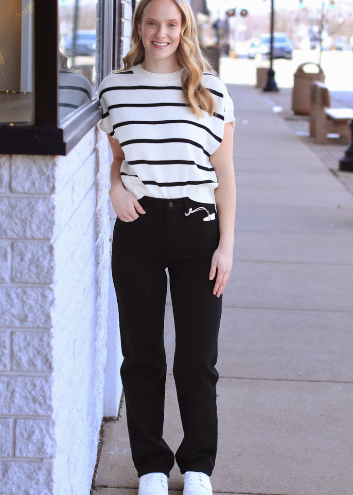 Buick High Rise True Straight Jeans – Black Comfort Stretch