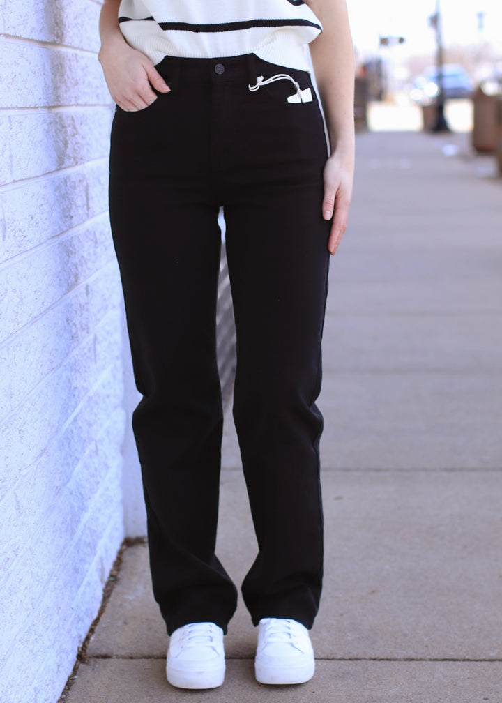 Buick High Rise True Straight Jeans – Black Comfort Stretch