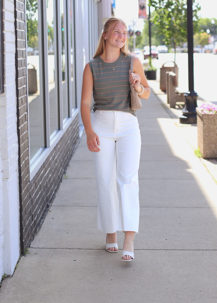The Newport Cropped White Jean 🤍