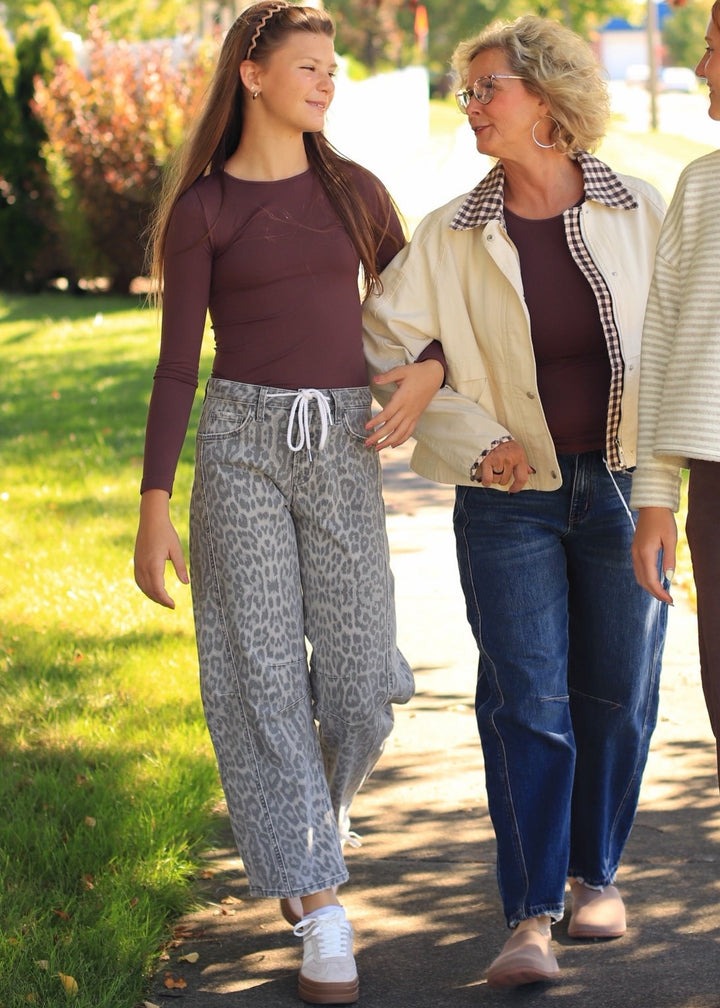 Long Sleeve Crew Neck Top in Fench Roast